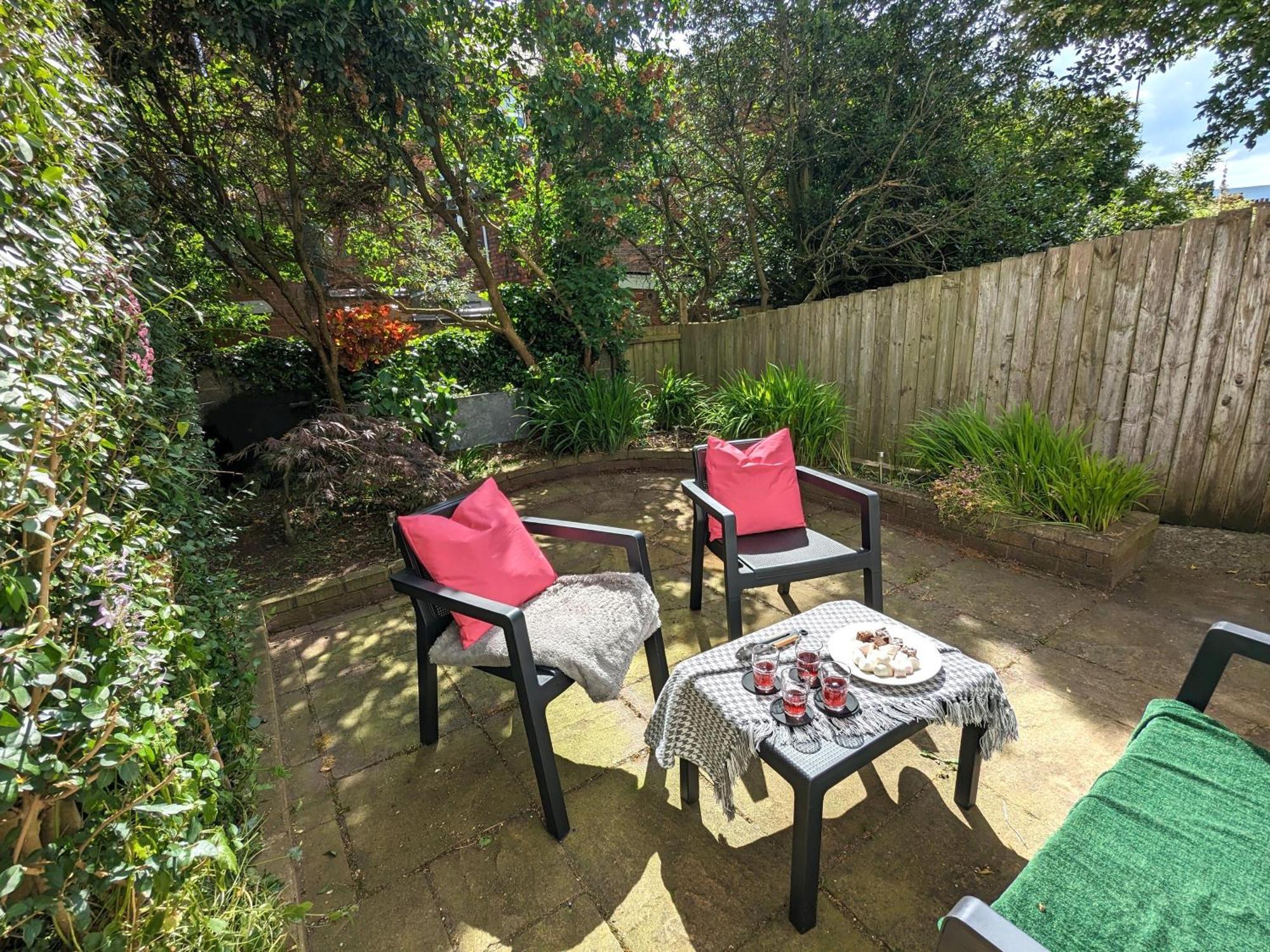 Heart Of Belfast With Private Garden Villa ภายนอก รูปภาพ